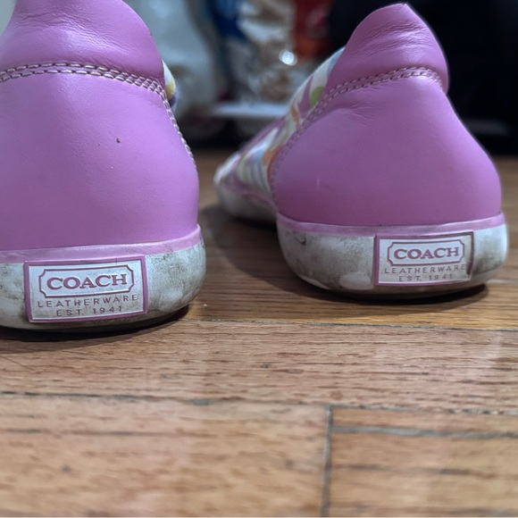 Coach - Picture 4 of 4